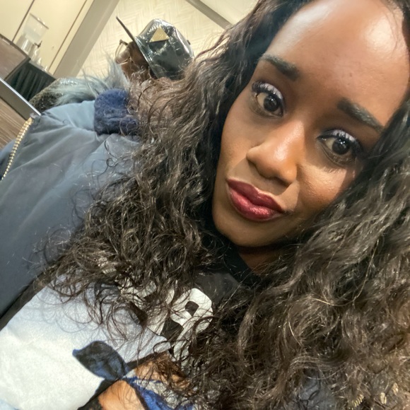 Meet your Posher, Tiffany - Picture 5 of 6